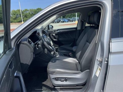 Used 2024 Volkswagen Tiguan SE FWD image 14
