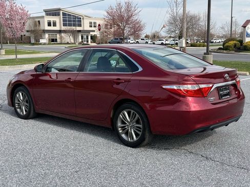 Used 2016 Toyota Camry SE image 5