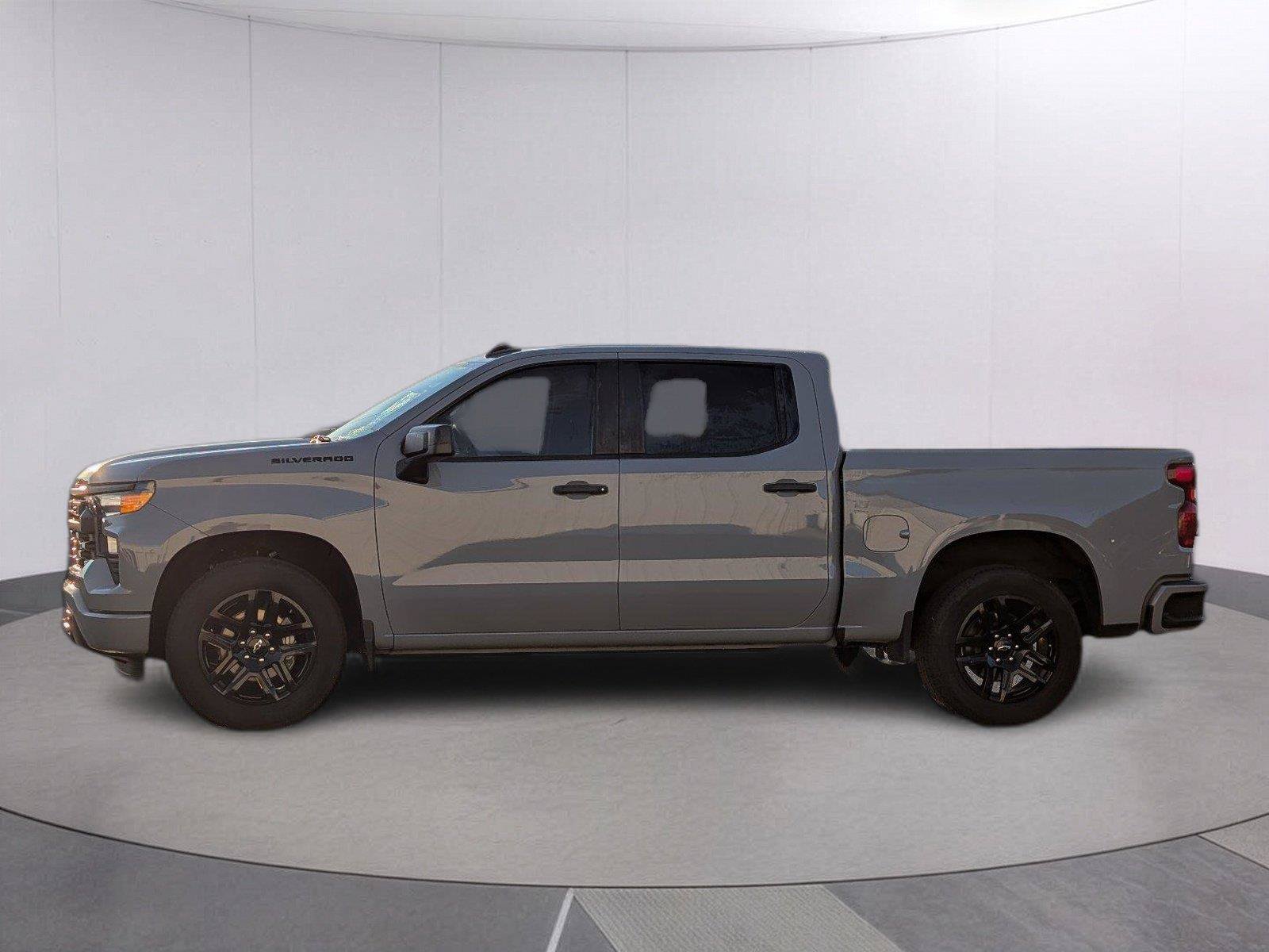 Used 2024 Chevrolet Silverado 1500 Custom w/ Dark Appearance Package RWD image 2