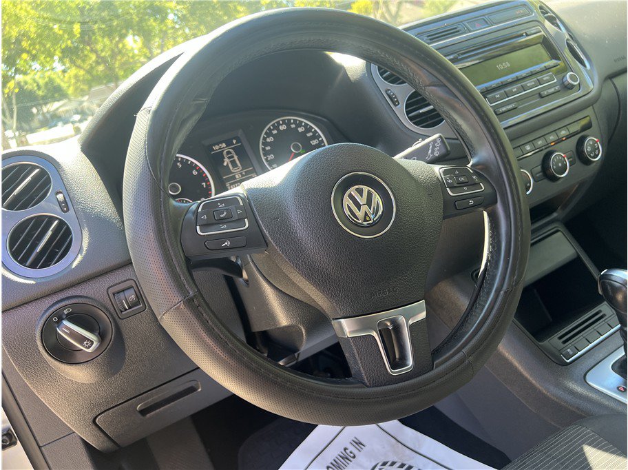 Used 2013 Volkswagen Tiguan S FWD image 10