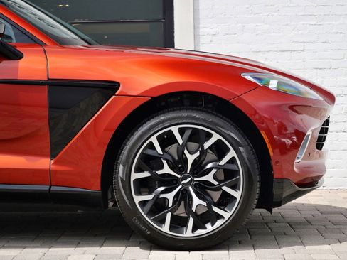 Used 2021 Aston Martin DBX AWD/4WD image 4