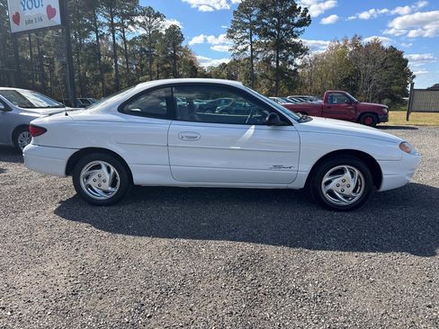 Used 2000 Ford Escort image 11