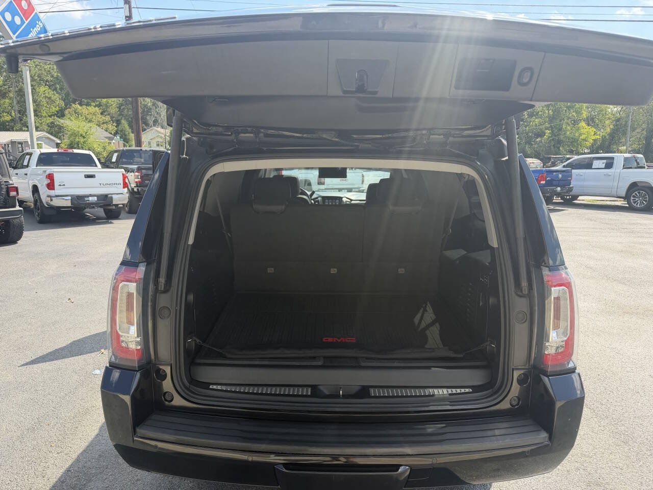 Used 2017 GMC Yukon XL SLT w/ Open Road Package RWD image 22