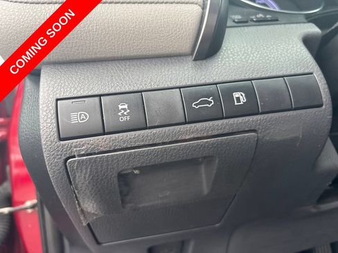 Used 2018 Toyota Camry SE FWD image 18