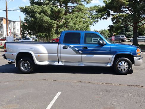 Used 2003 GMC Sierra 3500 SLE AWD/4WD image 3