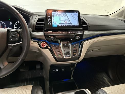 Used 2025 Honda Odyssey Elite image 38