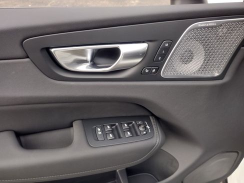 New 2026 Volvo XC60 B5 Ultra w/ Climate Package image 10