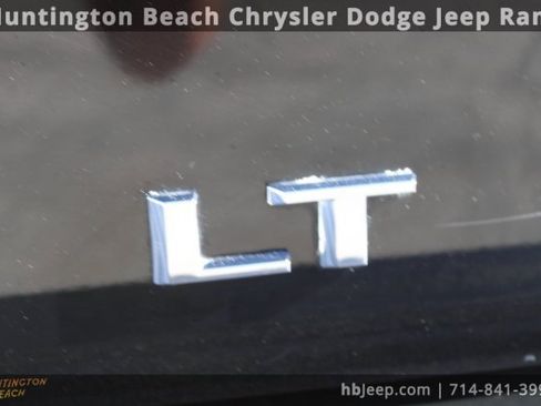 Used 2023 Chevrolet Suburban LT image 7