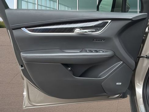 Used 2022 Cadillac XT6 Premium Luxury w/ Technology Package AWD/4WD image 20