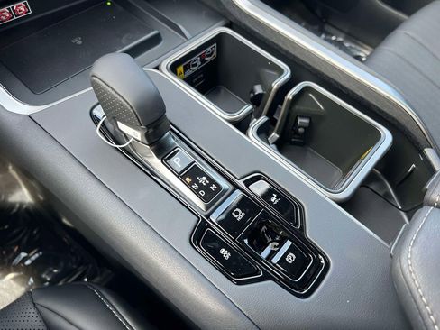 New 2026 Lexus TX 500h AWD image 32