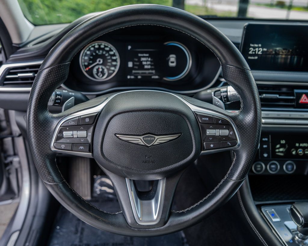 Used 2025 Genesis G70 2.5T RWD image 5