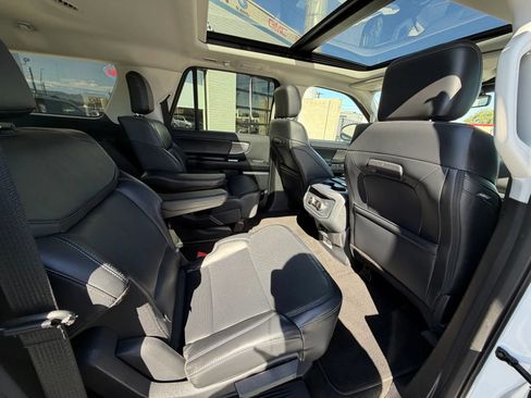Used 2025 Ford Expedition Max Platinum AWD/4WD image 15