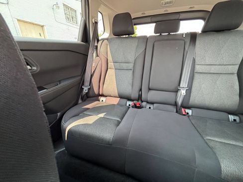 Used 2026 Nissan Rogue SV FWD image 40