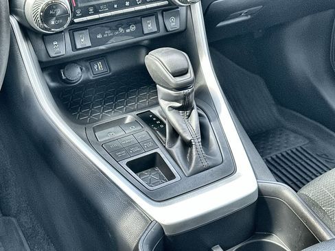 Used 2024 Toyota RAV4 XLE w/ Convenience Package image 23