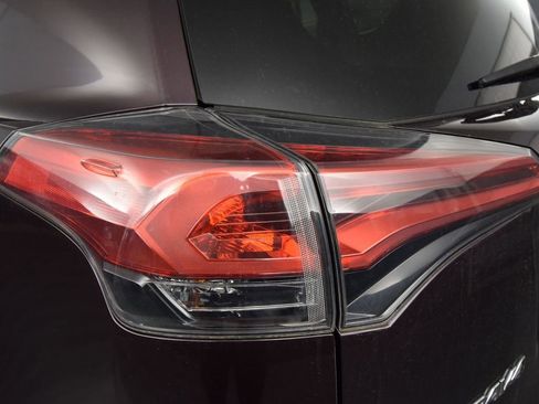 Used 2018 Toyota RAV4 XLE image 12