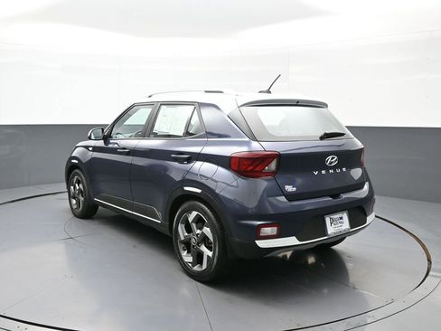 Certified 2023 Hyundai Venue Limited FWD image 8