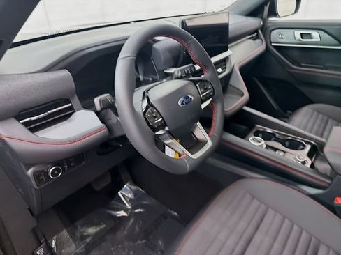 New 2026 Ford Explorer ST-Line w/ ST-Line Street Pack AWD/4WD image 9