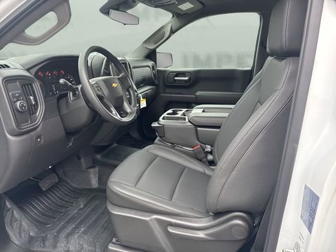 Used 2025 Chevrolet Silverado 1500 W/T image 9