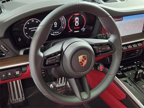 Used 2025 Porsche 911 Carrera image 28