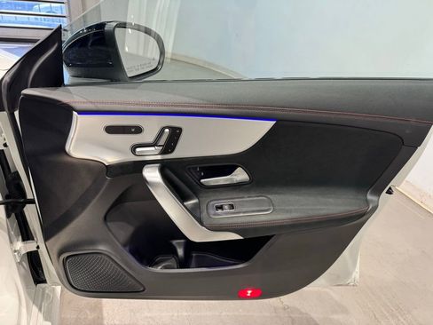 Used 2023 Mercedes-Benz CLA 250 4MATIC image 34