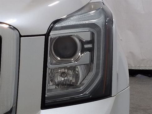 Used 2016 GMC Yukon Denali w/ Open Road Package image 11