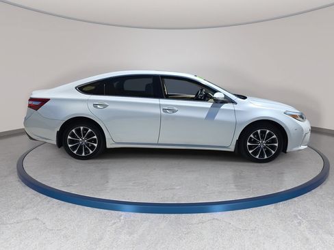 Used 2016 Toyota Avalon Limited FWD image 5