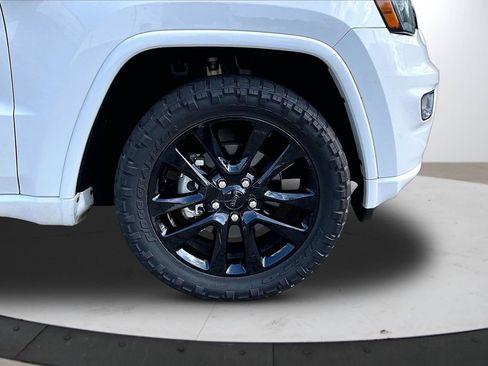 Used 2019 Jeep Grand Cherokee Altitude image 34