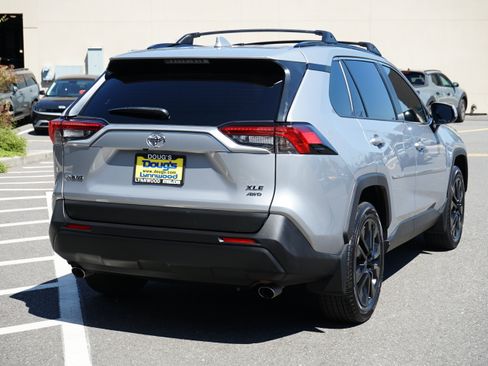 Used 2023 Toyota RAV4 XLE Premium image 3