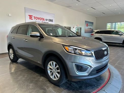 Used 2017 Kia Sorento AWD image 1