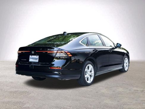 Used 2025 Honda Accord LX image 9