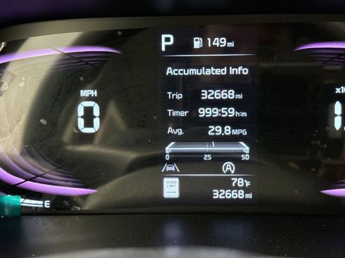 Used 2023 Kia Soul LX w/ LX Technology Package image 9