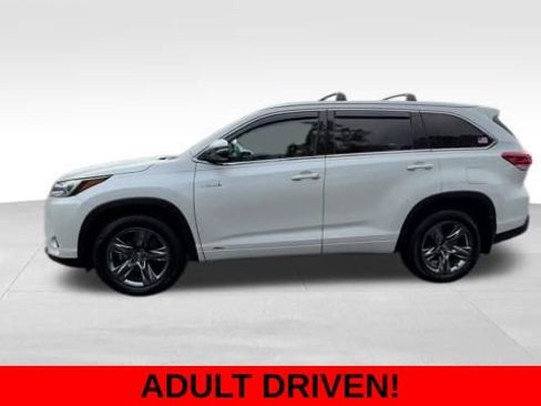Used 2019 Toyota Highlander AWD Hybrid image 3