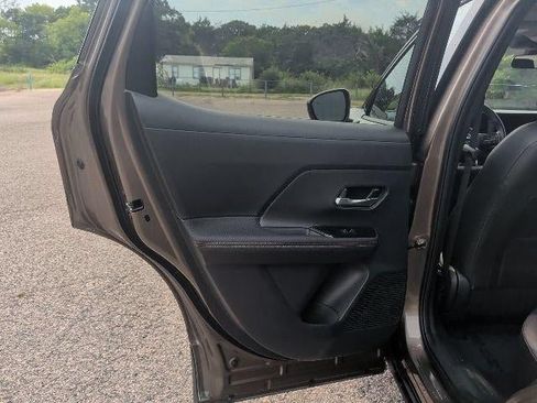 Used 2025 Nissan Kicks SR w/ SR Premium Package FWD image 13