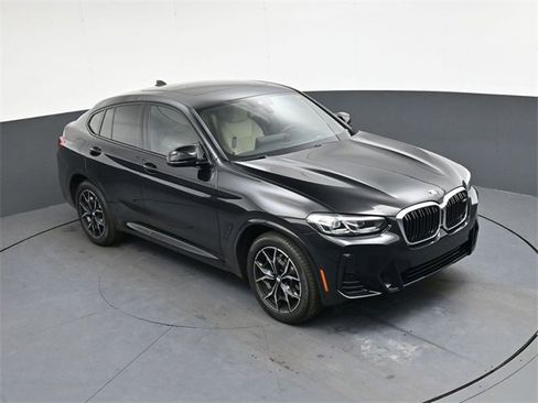 Used 2024 BMW X4 M40i w/ Premium Package image 16