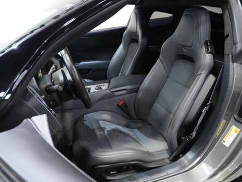 Used 2015 Chevrolet Corvette Z06 w/ 3LZ Preferred Equipment Group image 27