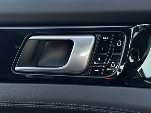 Used 2021 Porsche Panamera 4S w/ Premium Package image 18