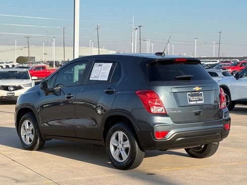 Used 2022 Chevrolet Trax LS w/ Tint and Cruise Package image 6