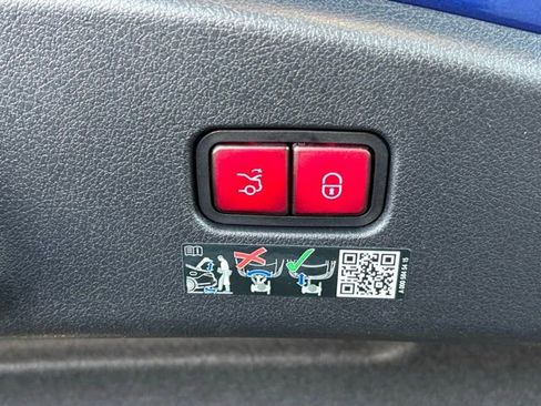 Used 2025 Mercedes-Benz CLE 450 4MATIC Coupe image 34