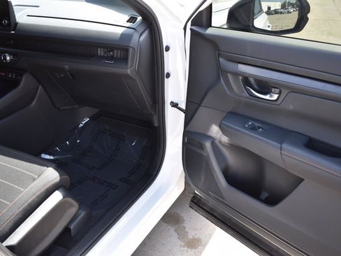 Used 2025 Honda CR-V Sport image 15