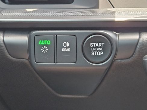 Certified 2025 Porsche 911 Carrera RWD image 23
