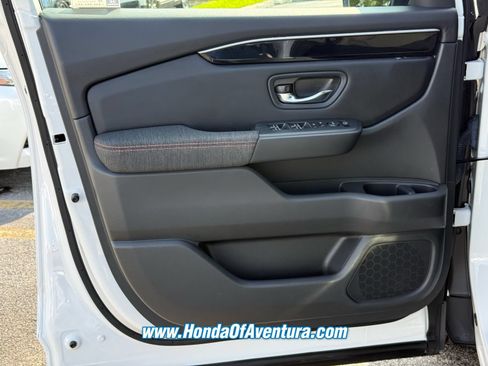 Certified 2023 Honda Pilot Sport image 21