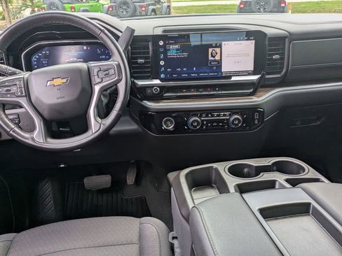 Used 2022 Chevrolet Silverado 1500 LT image 30