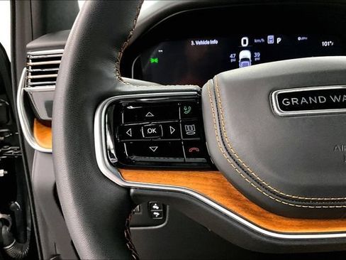 Used 2024 Jeep Grand Wagoneer Series III AWD/4WD image 27