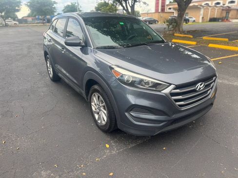 Used 2017 Hyundai Tucson SE FWD image 1