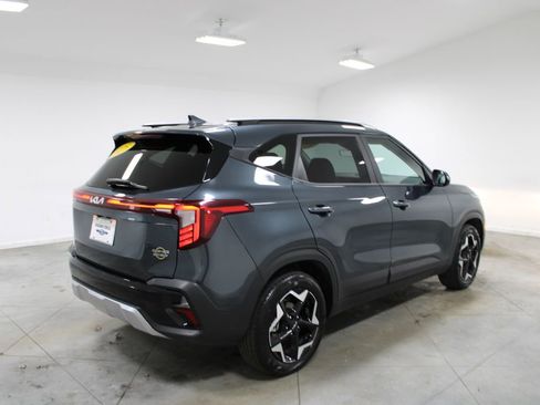 Used 2025 Kia Seltos S image 9