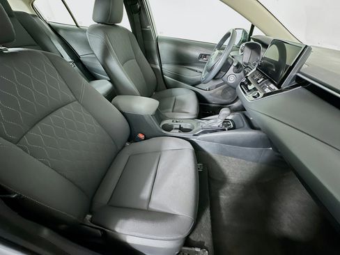 Used 2024 Toyota Corolla LE image 29