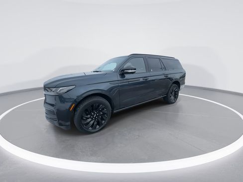 New 2026 Lincoln Navigator L Reserve w/ Jet Appearance Package image 4