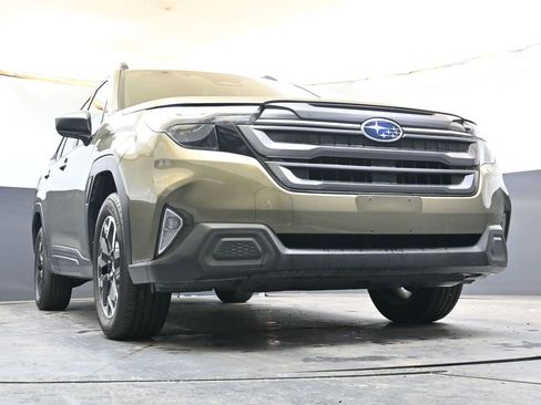 Certified 2025 Subaru Forester Premium AWD/4WD image 36