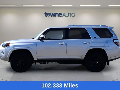 Used 2018 Toyota 4Runner SR5 AWD/4WD image 2