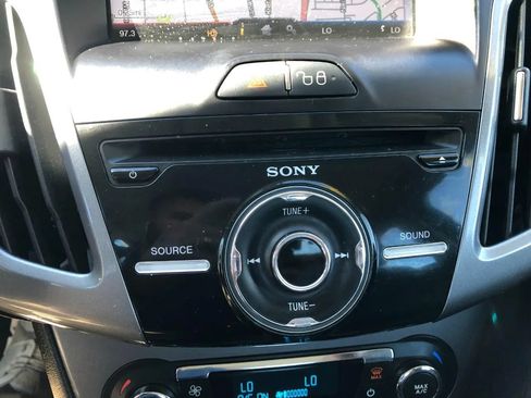 Used 2013 Ford Focus Titanium w/ Titanium Handling Pkg FWD image 24